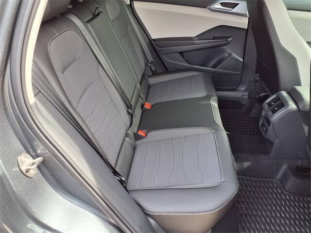 2025 Volkswagen Taos SE