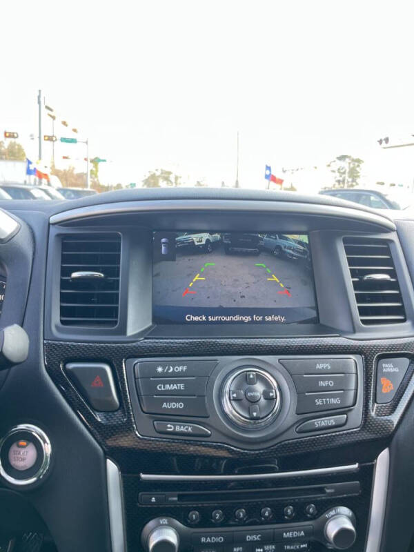 2020 Nissan Pathfinder SV