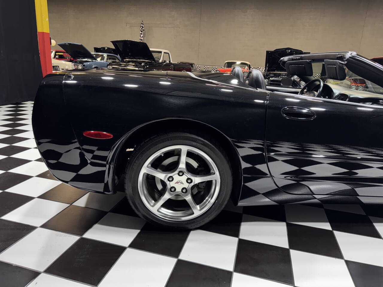 2004 Chevrolet Corvette 28