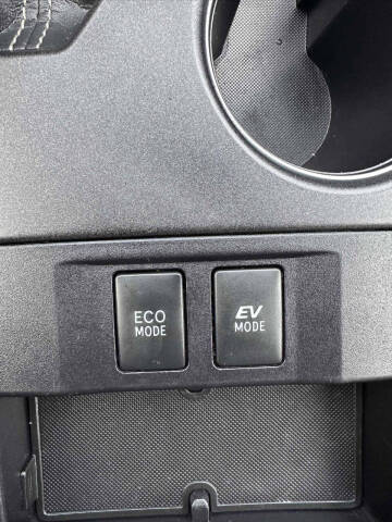 2017 Toyota Camry Hybrid