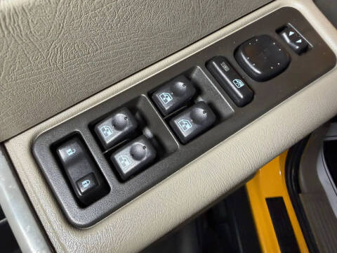 2004 HUMMER H2