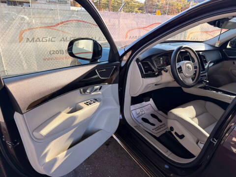 2018 Volvo XC90 T6 Momentum