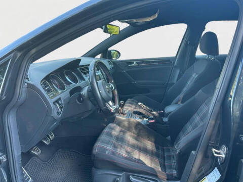 2017 Volkswagen Golf GTI S