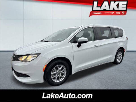 2022 Chrysler Voyager LX