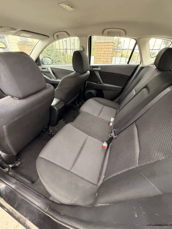 2013 Mazda MAZDA3 i Touring