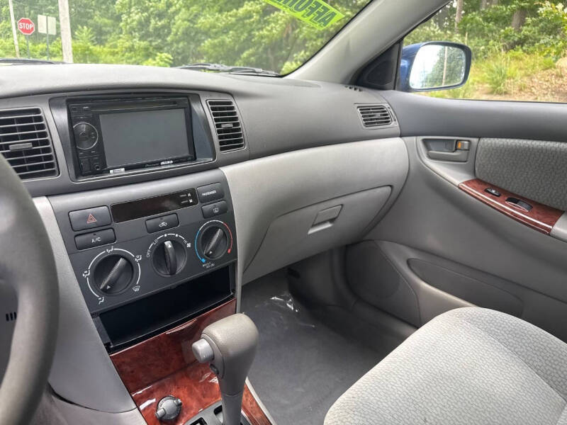 2004 Toyota Corolla LE