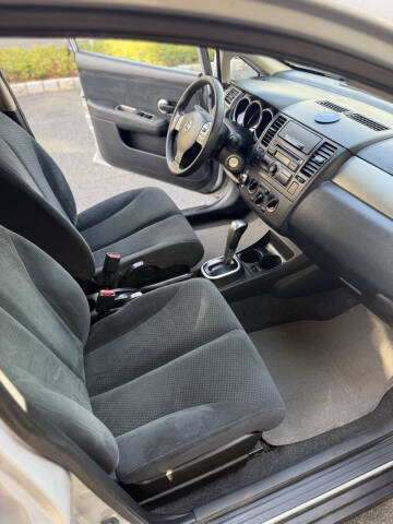 2011 Nissan Versa 1.8 S