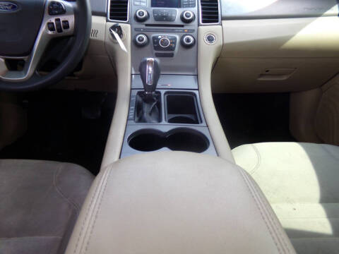 2017 Ford Taurus SE