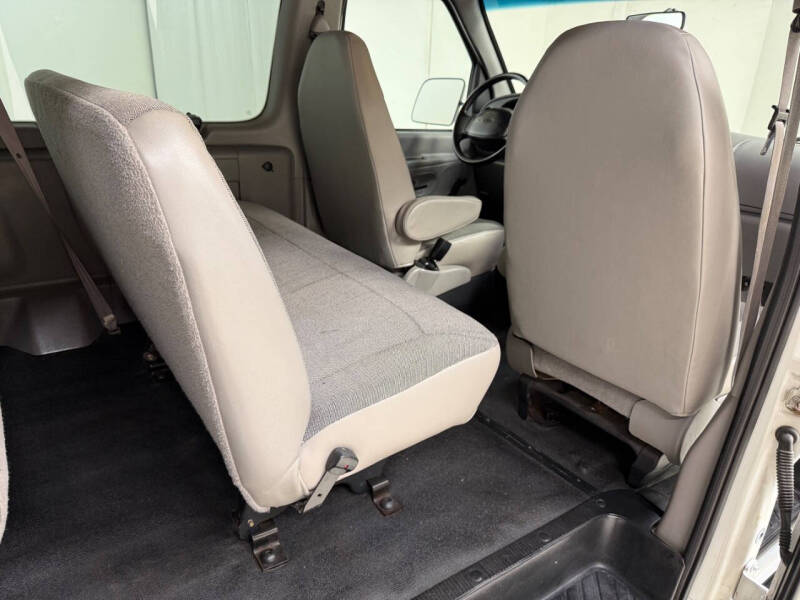 2001 Ford E-Series E-350 SD XLT