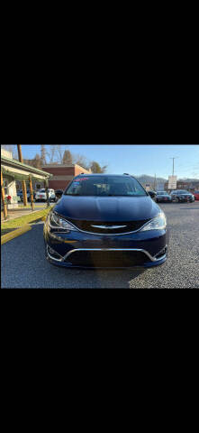 2017 Chrysler Pacifica Touring-L
