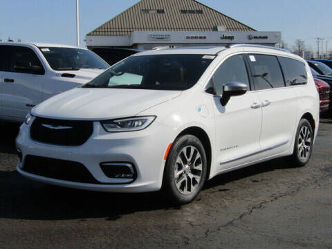 2023 Chrysler Pacifica Plug-In Hybrid for sale at Brunswick Auto Mart in Brunswick OH