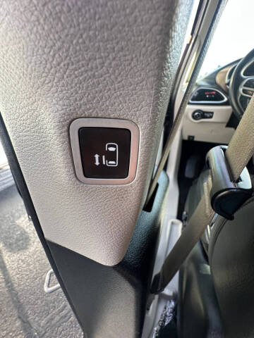 2017 Chrysler Pacifica Touring-L Plus