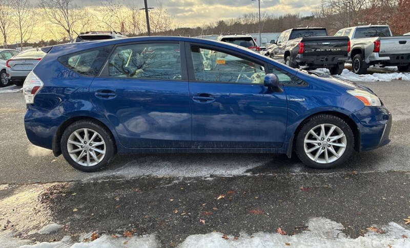 2012 Toyota Prius v Three