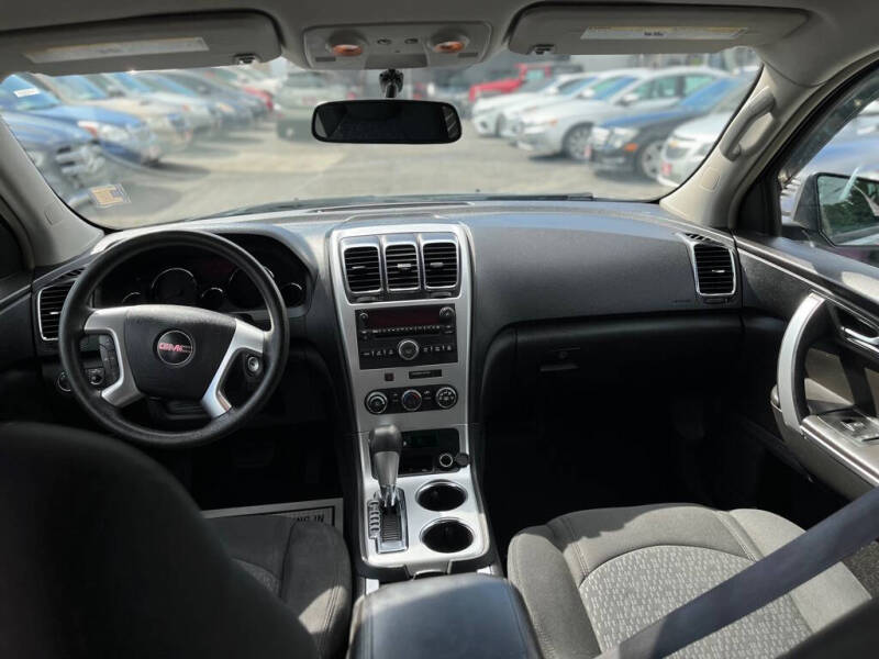 2008 GMC Acadia SLE photo 14