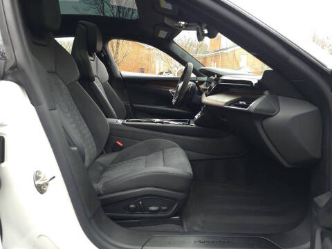 2022 Audi e-tron GT quattro Premium Plus