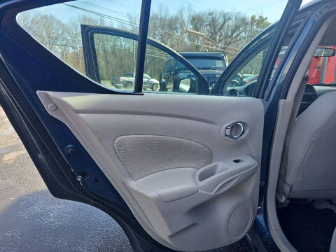 2016 Nissan Versa 1.6 SV