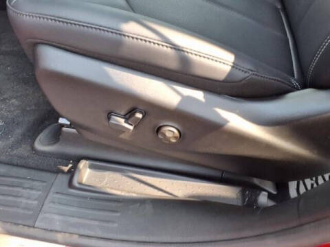 2025 Chrysler Voyager LX