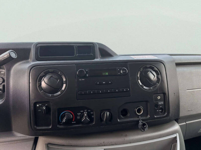 2014 Ford E-Series E-350 SD