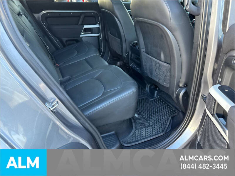 2023 Land Rover Defender 110 SE