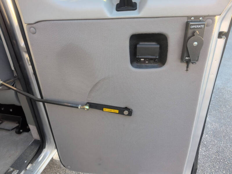 2014 Ford E-Series E-150 XLT