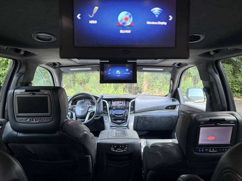 2017 Cadillac Escalade ESV Platinum