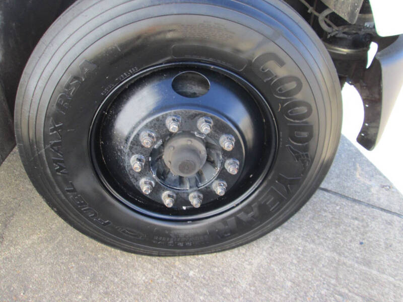 2007 Freightliner Business class M2