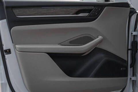 2025 Porsche Macan 4 Electric