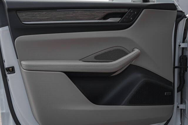 2025 Porsche Macan 4 Electric