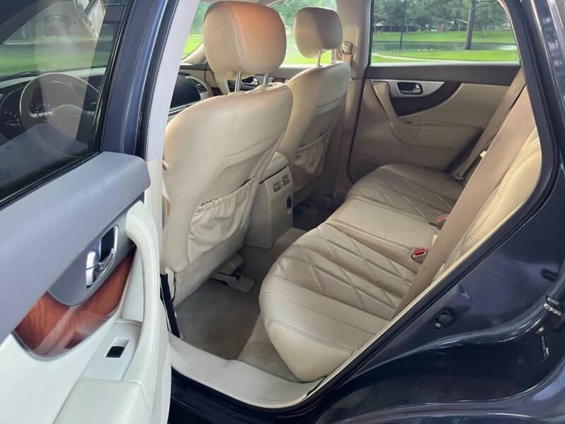 2011 Infiniti FX35