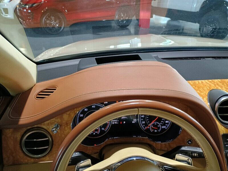 2019 Bentley Bentayga 44