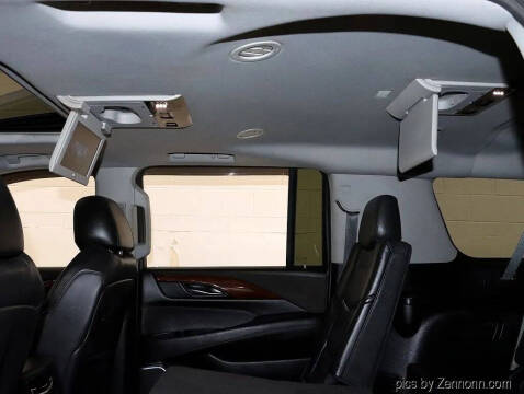 2018 Cadillac Escalade ESV Luxury