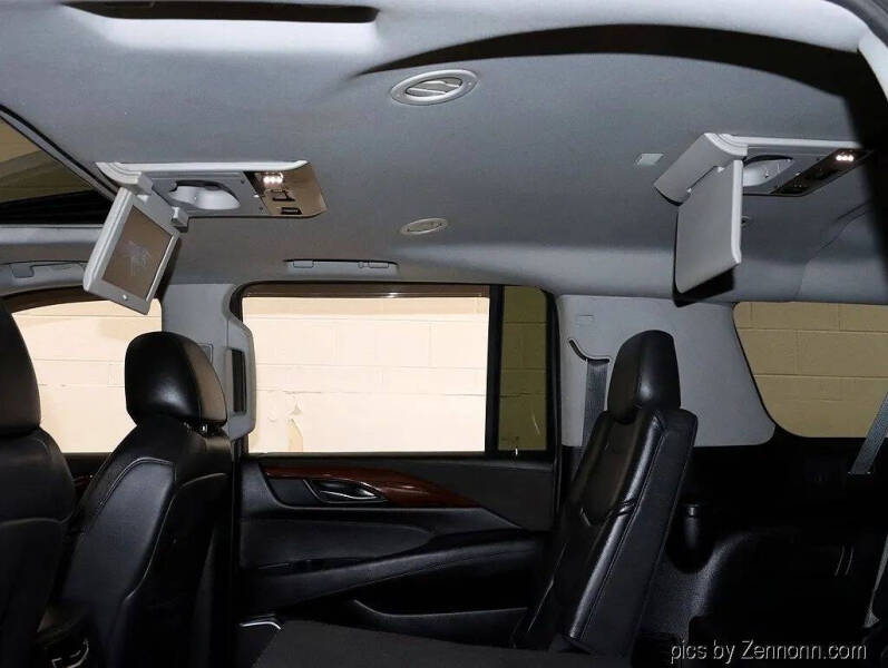 2018 Cadillac Escalade ESV Luxury