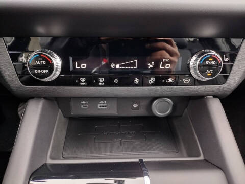 2025 Mitsubishi Outlander PHEV SE