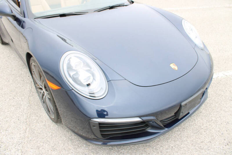 2018 Porsche 911 Carrera