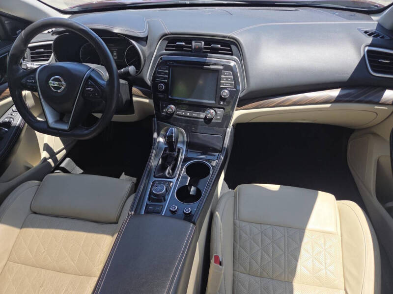 2017 Nissan Maxima Platinum