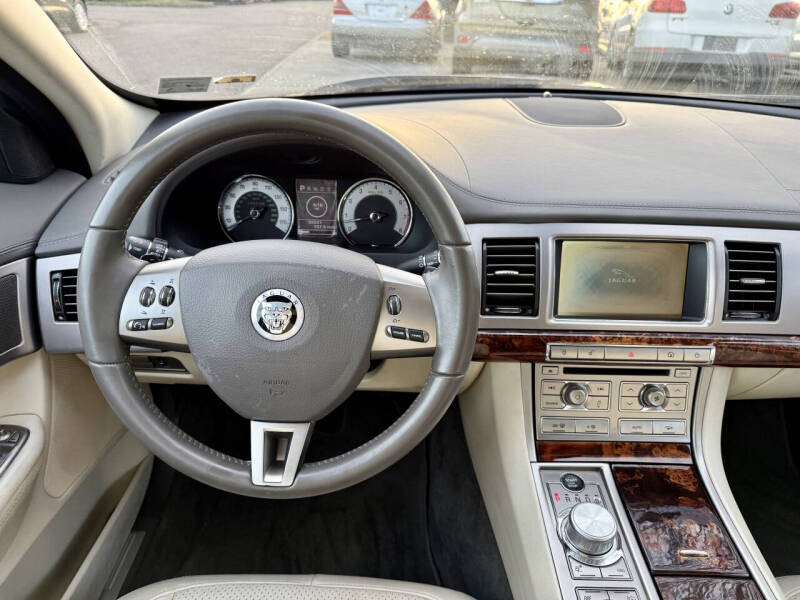 2011 Jaguar XF Premium