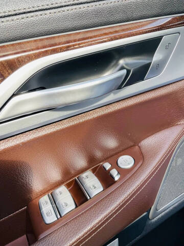 2018 BMW 7 Series 740i