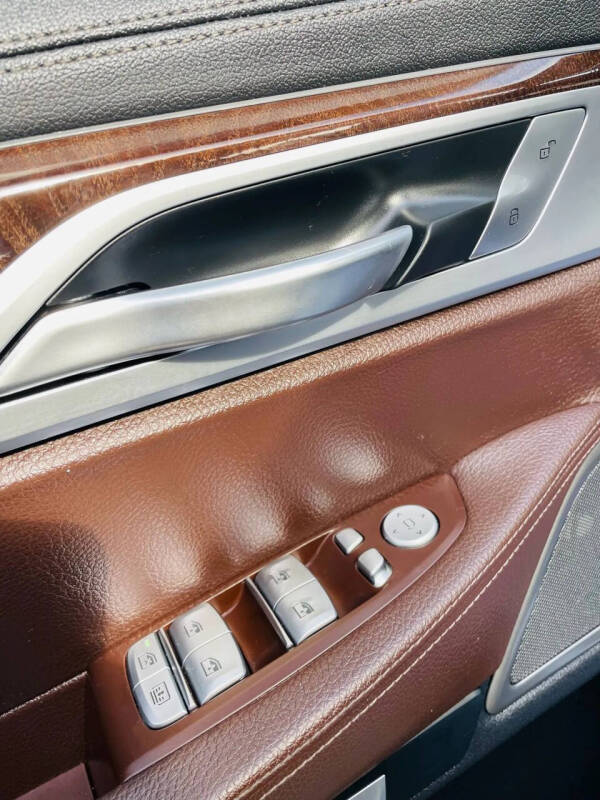 2018 BMW 7 Series 740i