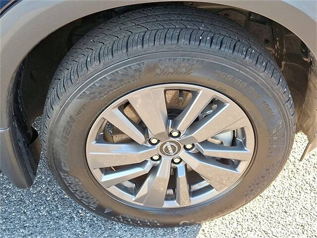 2025 Nissan Pathfinder SV