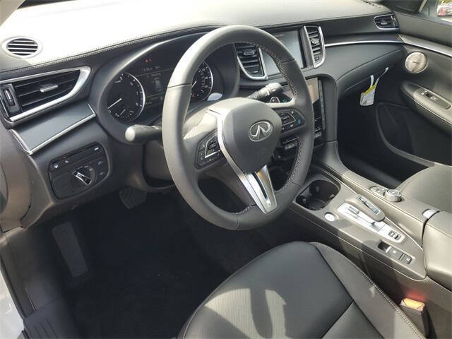 2025 Infiniti QX50 Luxe