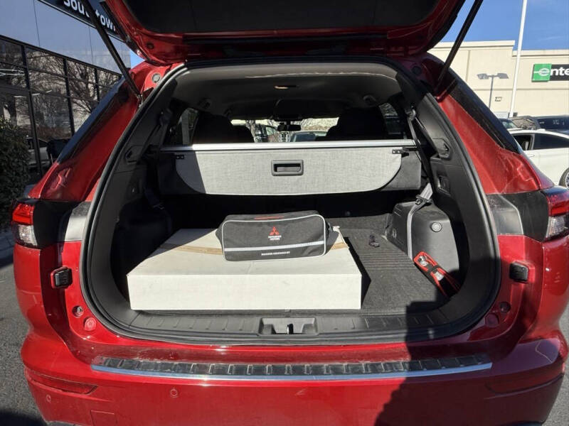 2022 Mitsubishi Outlander ES