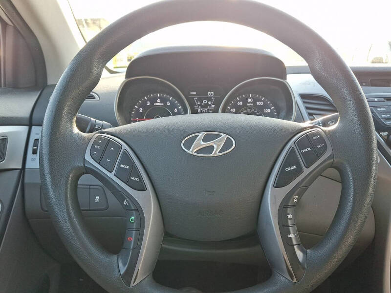 2015 Hyundai Elantra SE