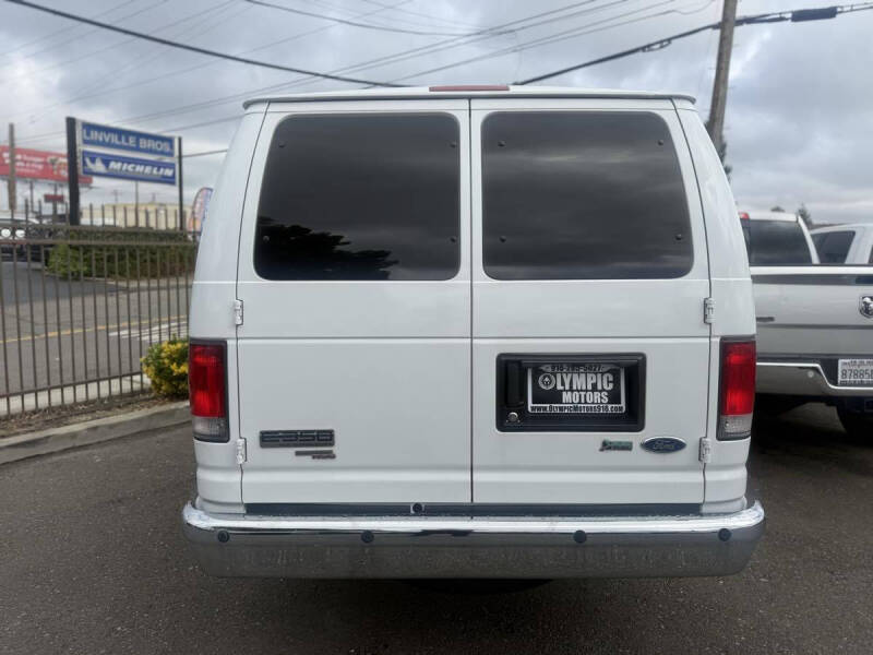 2013 Ford E-Series E-350 SD XLT
