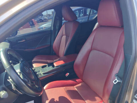 2023 Lexus IS 300