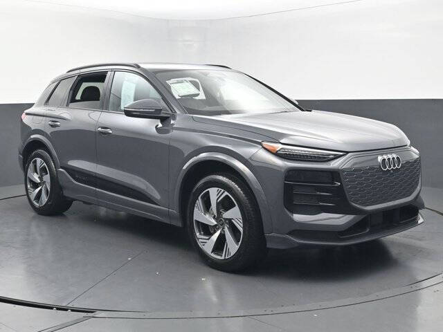 2025 Audi Q6 e-tron quattro Premium Plus