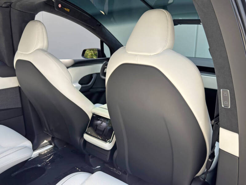 2025 Tesla Model X Plaid