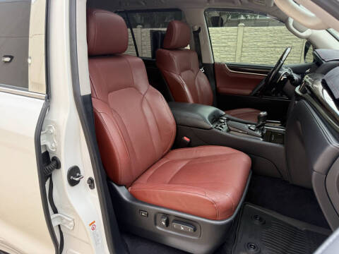2017 Lexus LX 570