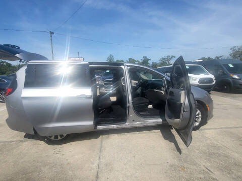 2017 Chrysler Pacifica Touring