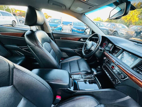 2018 Kia Cadenza Premium