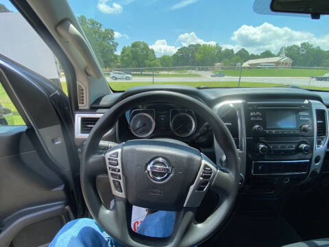 2018 Nissan Titan SV